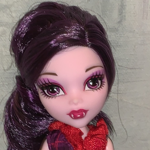 Nwots 2015 G2 Monster High Doll Elissabat Ghoulebrities in London Purple Hair - Picture 12 of 14